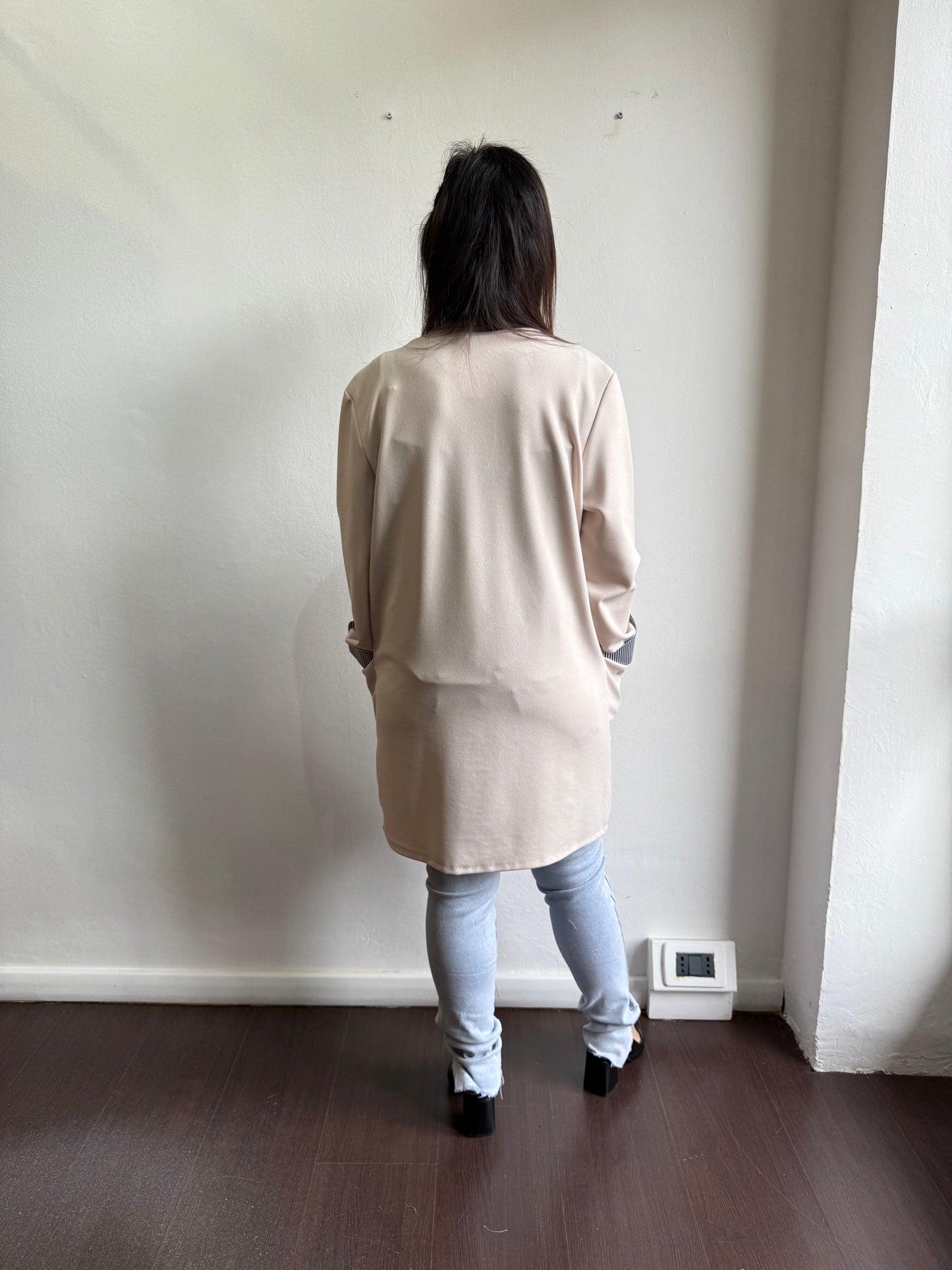 Cardigan con polsini a righe