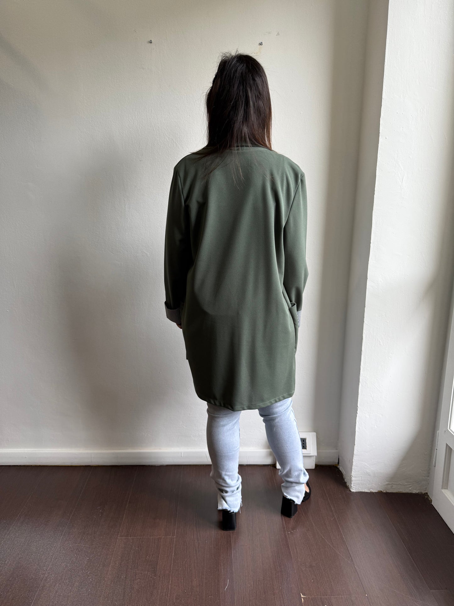Cardigan con polsini a righe