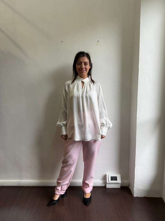 Blusa con collo incrociato